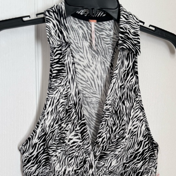 NWT FREE PEOPLE TANK. ZEBRA PRINT BUTTONED & COLLARED TOP. RACERBACK. ROUCHED - Picture 6 of 16